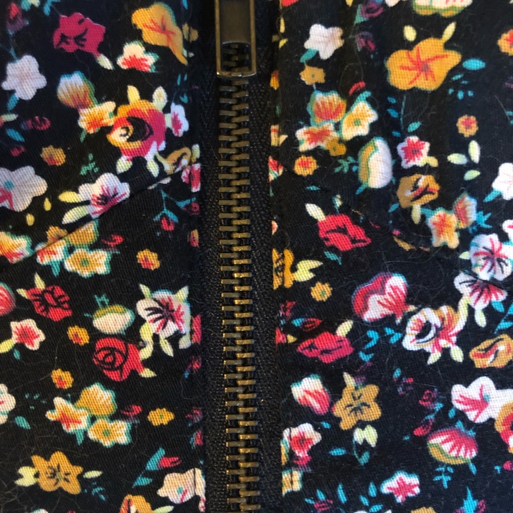 Strapless zip up corset-like top